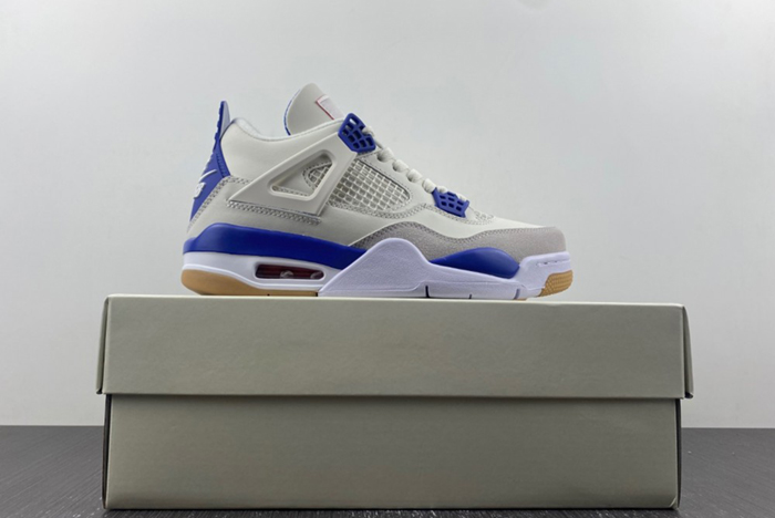 Nike SB x Air Jordan 4  DR5415-107