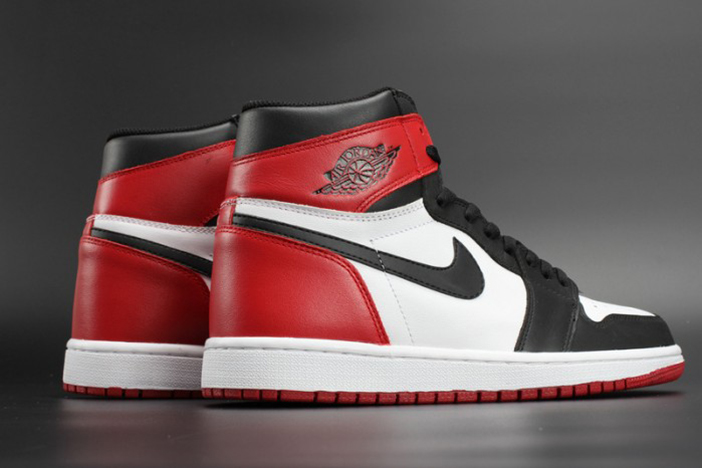 AIR JORDAN 1 High OG "Black Toe" white/ black-varsity red mens 555088-125