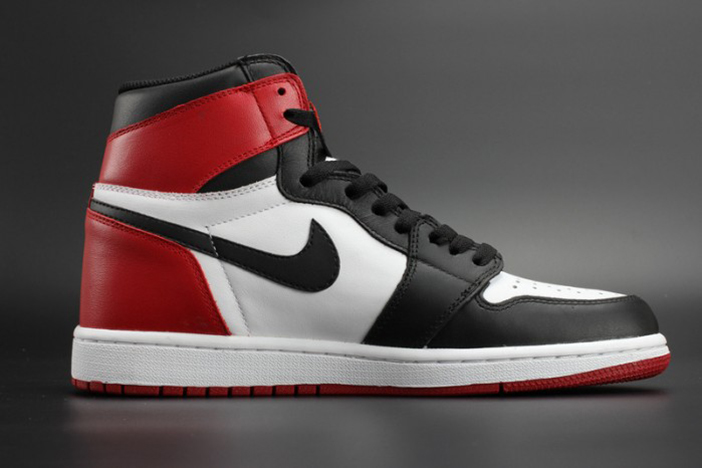 AIR JORDAN 1 High OG "Black Toe" white/ black-varsity red mens 555088-125
