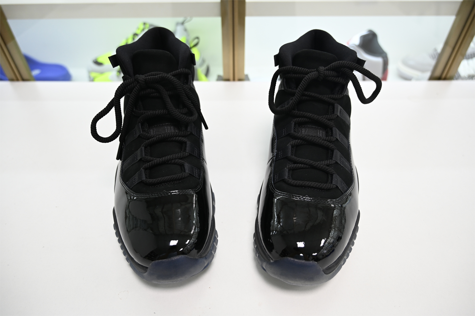 Air Jordan 11 “Cap and Gown” black  378037-005