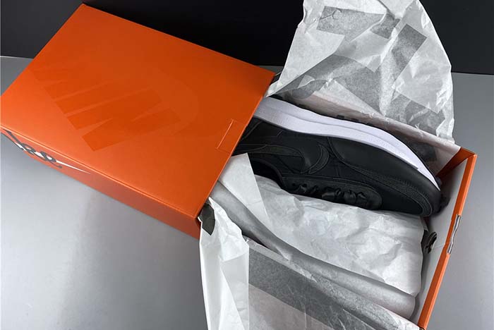 NIKE LDWAFFLE/SACAI BLACK MULTI-BV0073-002