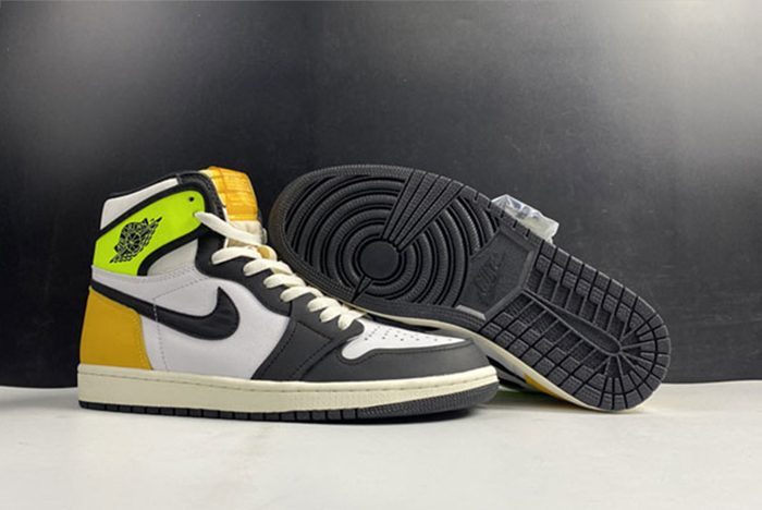 Air Jordan 1 High OG “University Gold" 555088-118