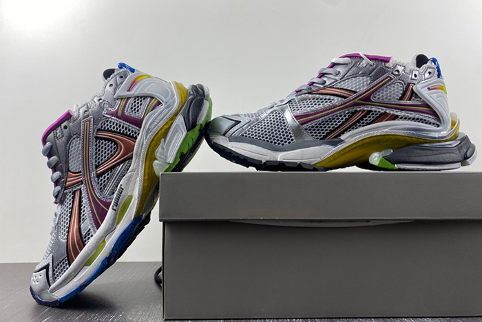 Balenciaga 7.5  772774-W3RBW-9168