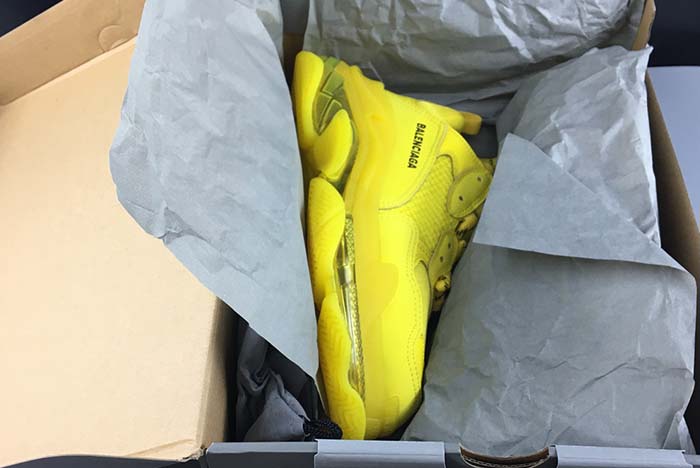 BALENCIAGE TRIPLE TRAINER ‘YELLOW 544351 W09O1 6501