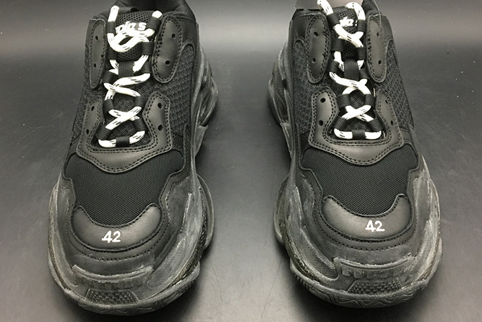 BALENCIAGA TRIPLE S TRAINER 