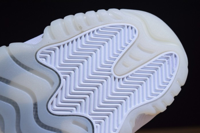 Air Jordan 11 Low Heiress Frost White 897331-100