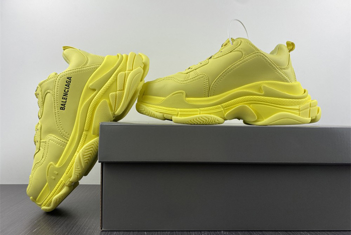 BALENCIAGA  Men TRIPLE 524039 W1FB6 2308