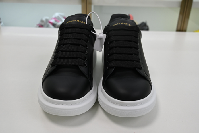 Alexander McQueen Oversized Platform Black