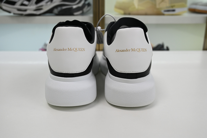 Alexander McQueen Oversized Platform Black