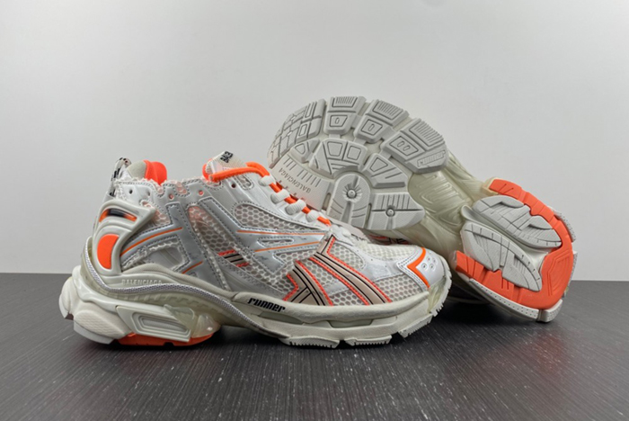BALENCIAGA -Runner 7.0  877403 W1RB2 2115