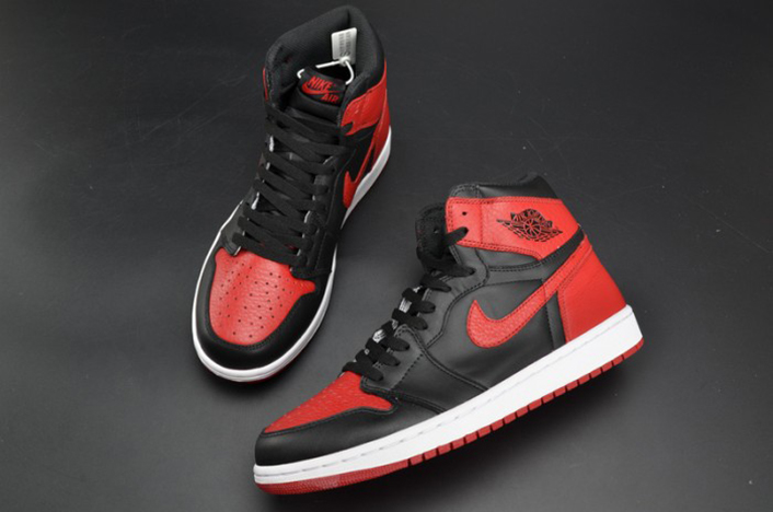 Air Jordan 1 Retro High OG "Banned" red mens  555088-001