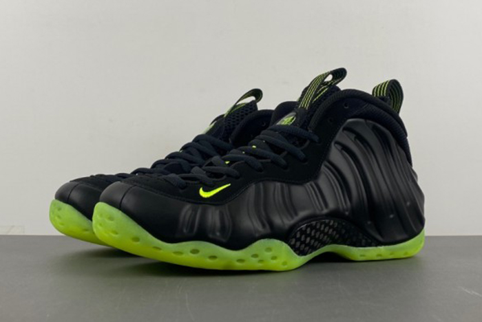 Nike Air Foamposite One Black Volt HF2902-001