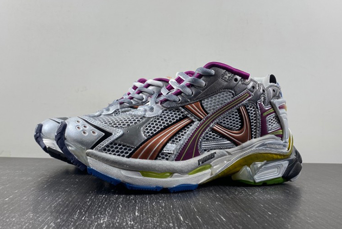 Balenciaga 7.5  772774-W3RBW-9168