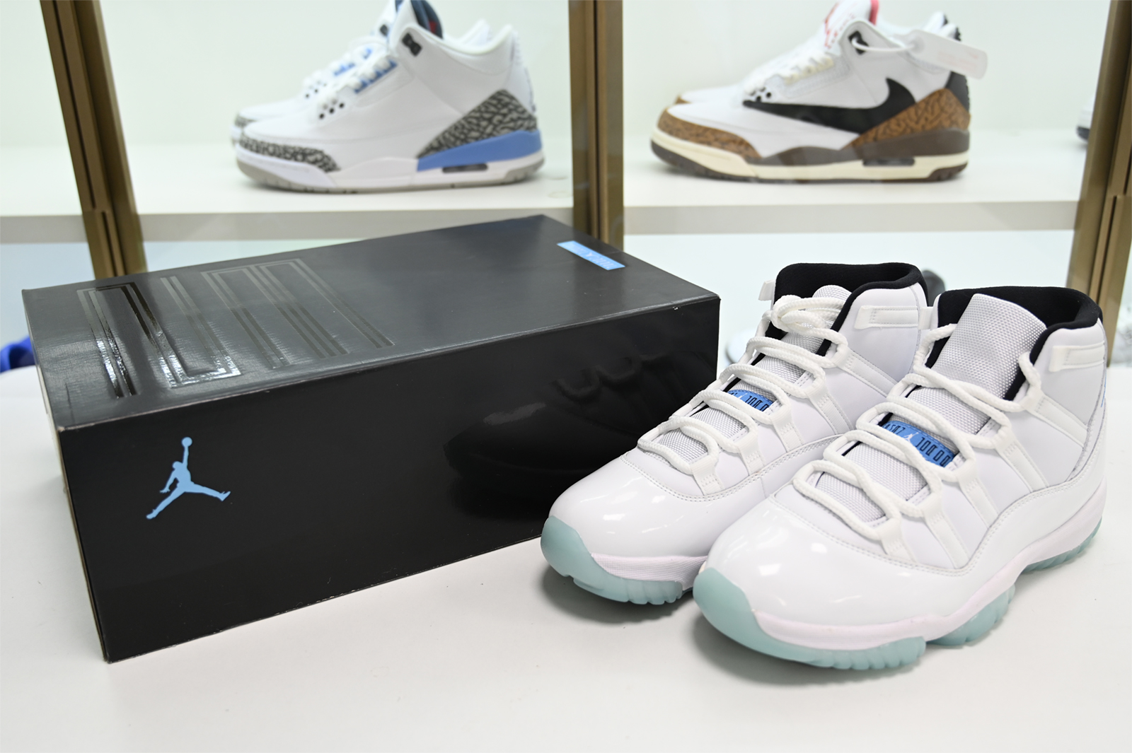 Jordan 11 Retro Legend Blue 378037-117