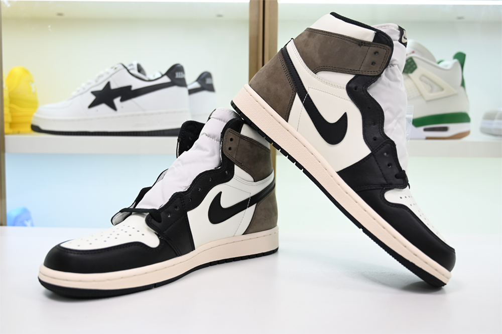 Air Jordan 1 High OG “Dark Mocha 555088-105