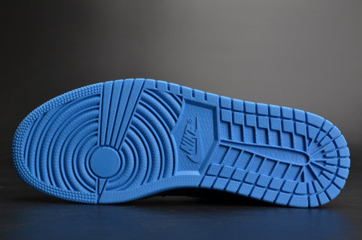 Air Jordan 1 Retro High OG "Quai 54"  Black/Italy Blue-University Red mens AH1040-054