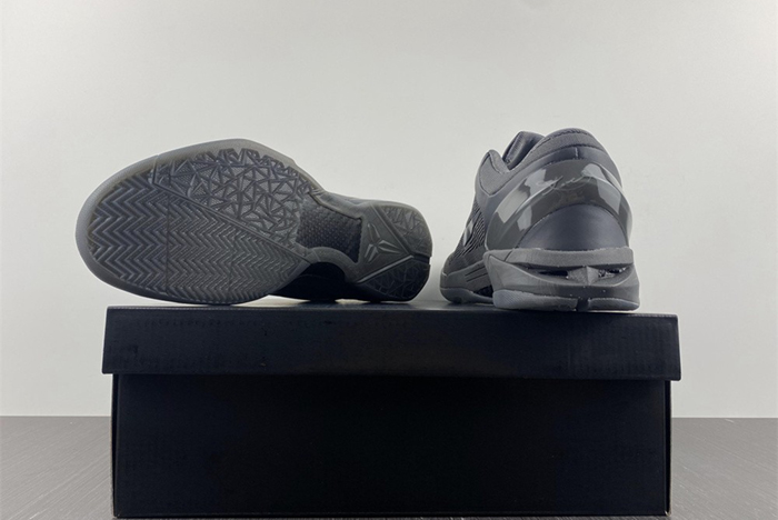 NIKE KOBE 7 FTB  Black Mamba Fade to Blcak 869460-442