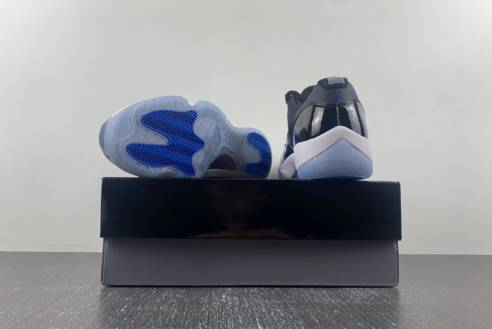 Air Jordan 11 Low 