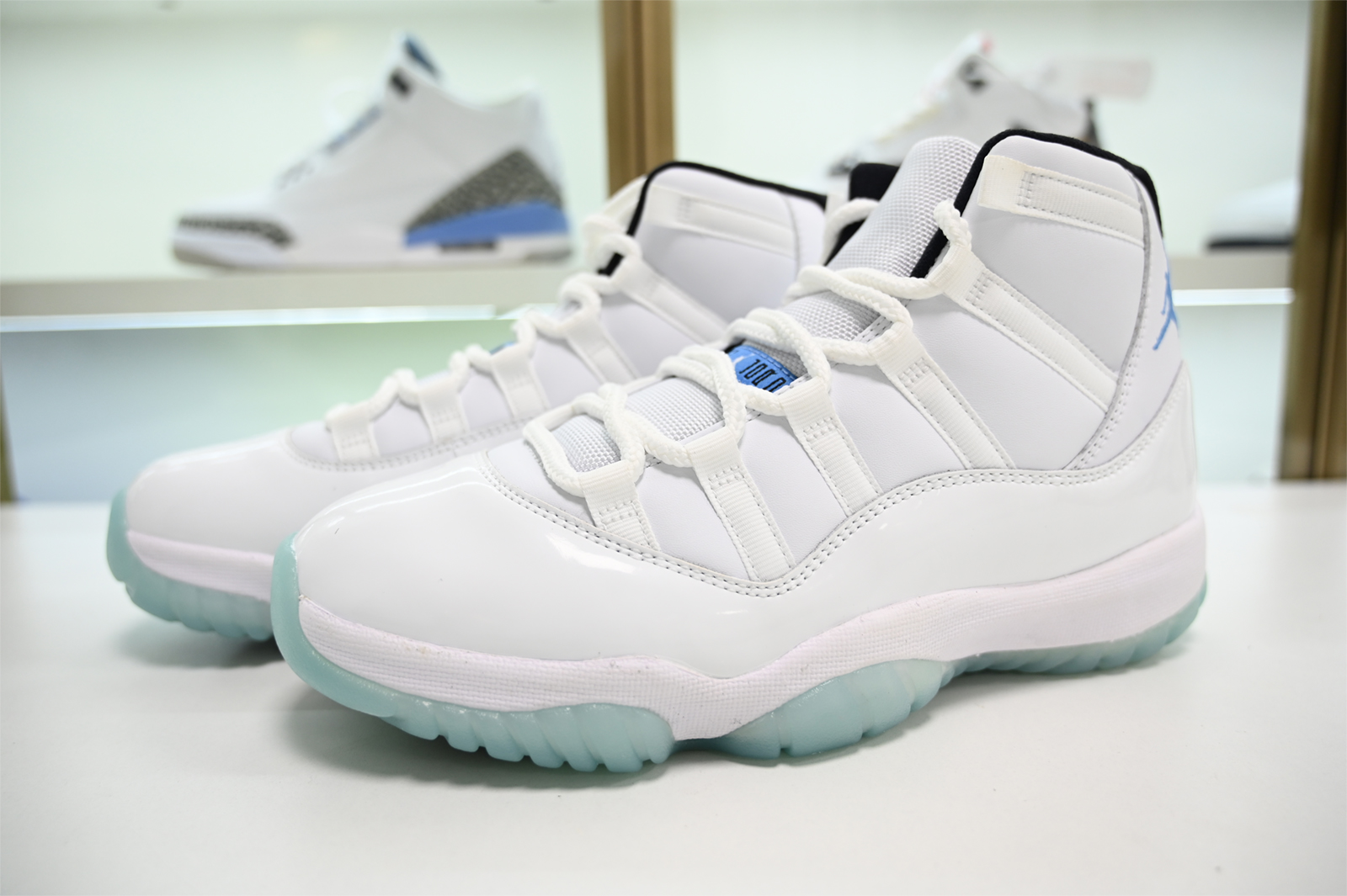 Jordan 11 Retro Legend Blue 378037-117