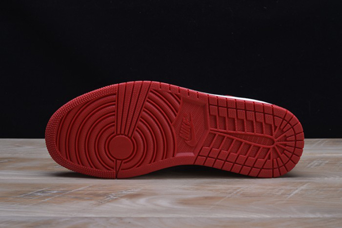 AIR JORDAN 1 RETRO "HOMAGE TO HOME" red 861428-061