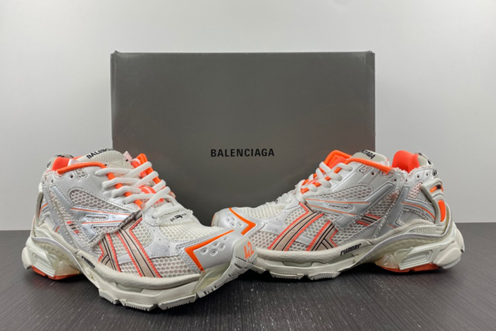 BALENCIAGA -Runner 7.0  877403 W1RB2 2115