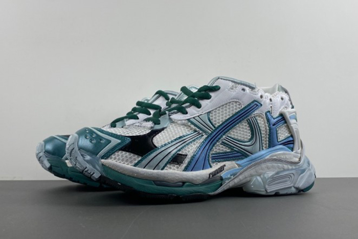 Balenciaga 7.5  Runner Sneakers  772774 W3RBW 0623