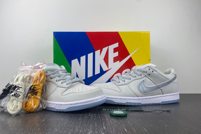 Nike SB Dunk Low White Lobster FD8776-100
