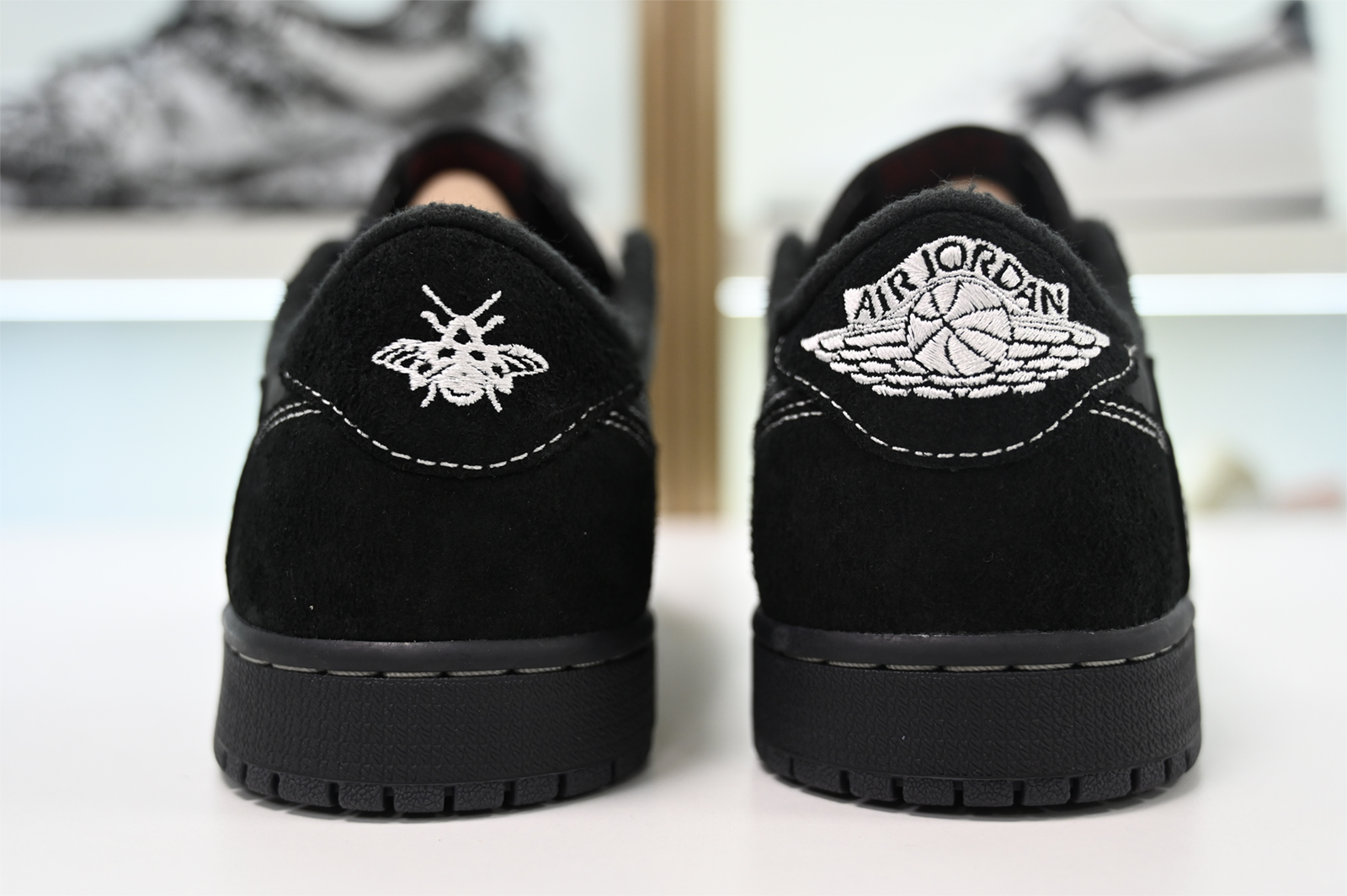 Travis Scott x Air Jordan 1 Low OG  DM7866-001