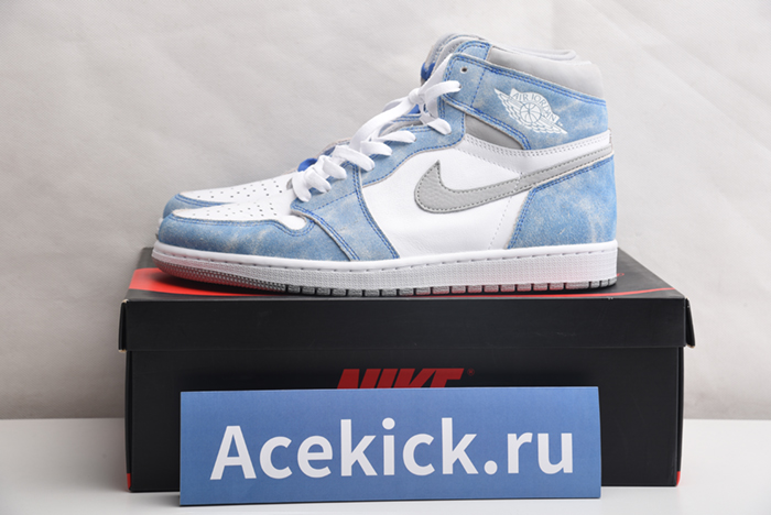 Air Jordan 1“ Hyper Royal” 555088-402