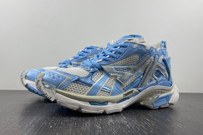 BALENCIAGA -Runner 7.0 light blue 677403 W3RB2 9744