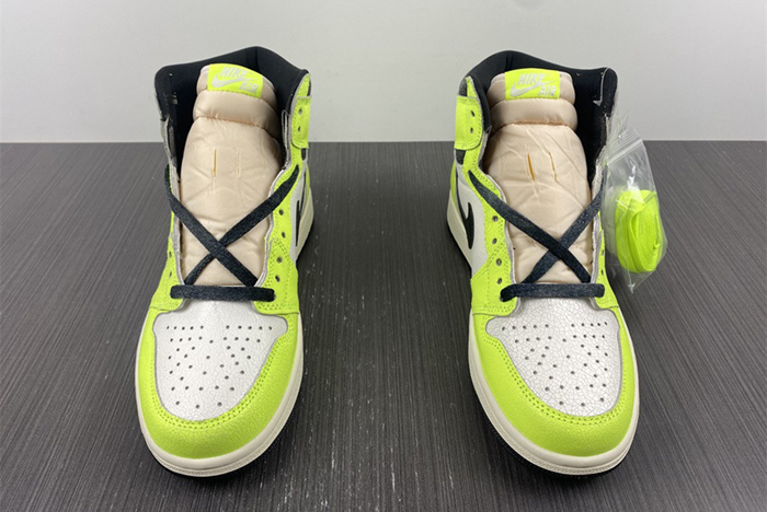 Air Jordan 1 Retro High OG「Visionaire」555088-702