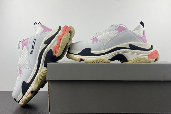 BALENCIAGA TRIPLE 536737 WO90M 5691