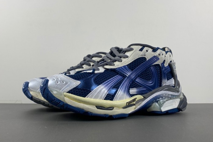Balenciaga 7.5 Runner Sneakers 772774 WRUNG 2410
