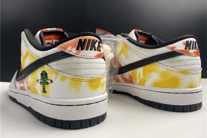 Nike SB Dunk Low“Raygun” BQ6832-101
