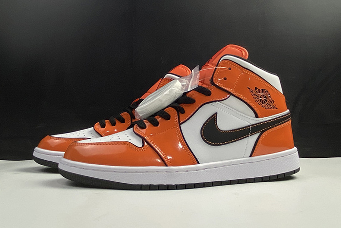 Air Jordan 1 Mid “Turf Orange” DD6834-802