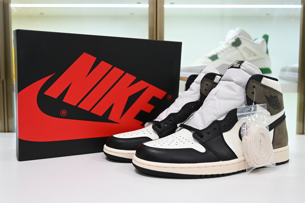 Air Jordan 1 High OG “Dark Mocha 555088-105