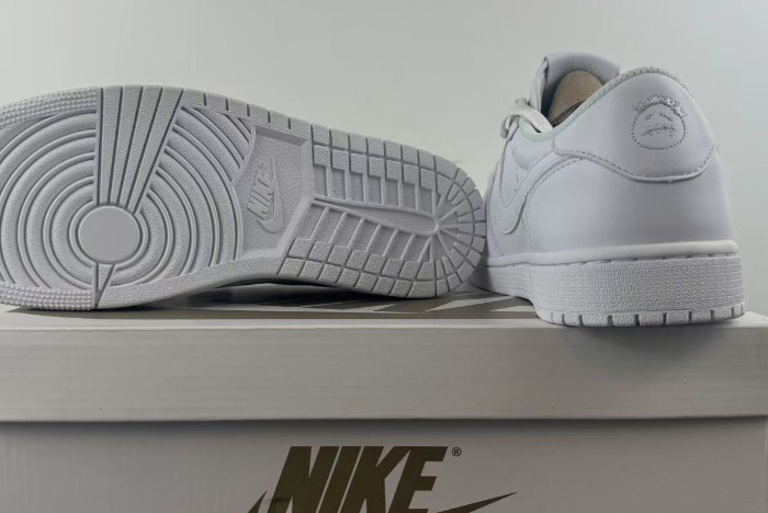 Travis Scott x Air Jordan 1 all white TD1228-111