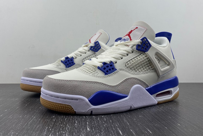 Nike SB x Air Jordan 4  DR5415-107