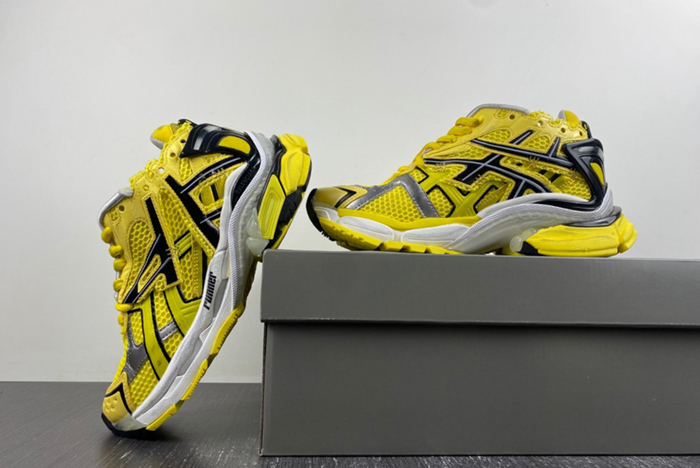 Balenciaga 7.0  TRACK 677402-W2RD3-0510