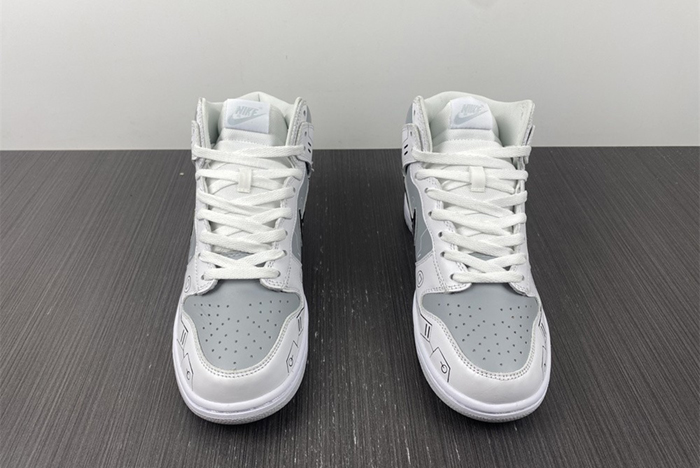 Nike SB Dunk High  CZ8149-101