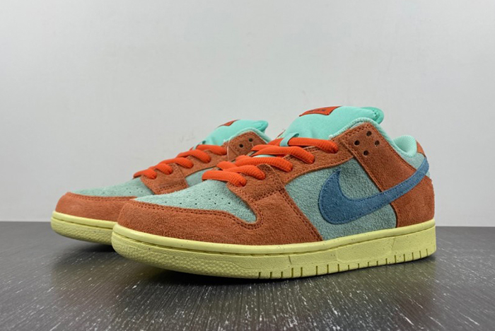 Nike SB Dunk Low Orange Emerald Rise DV5429-800