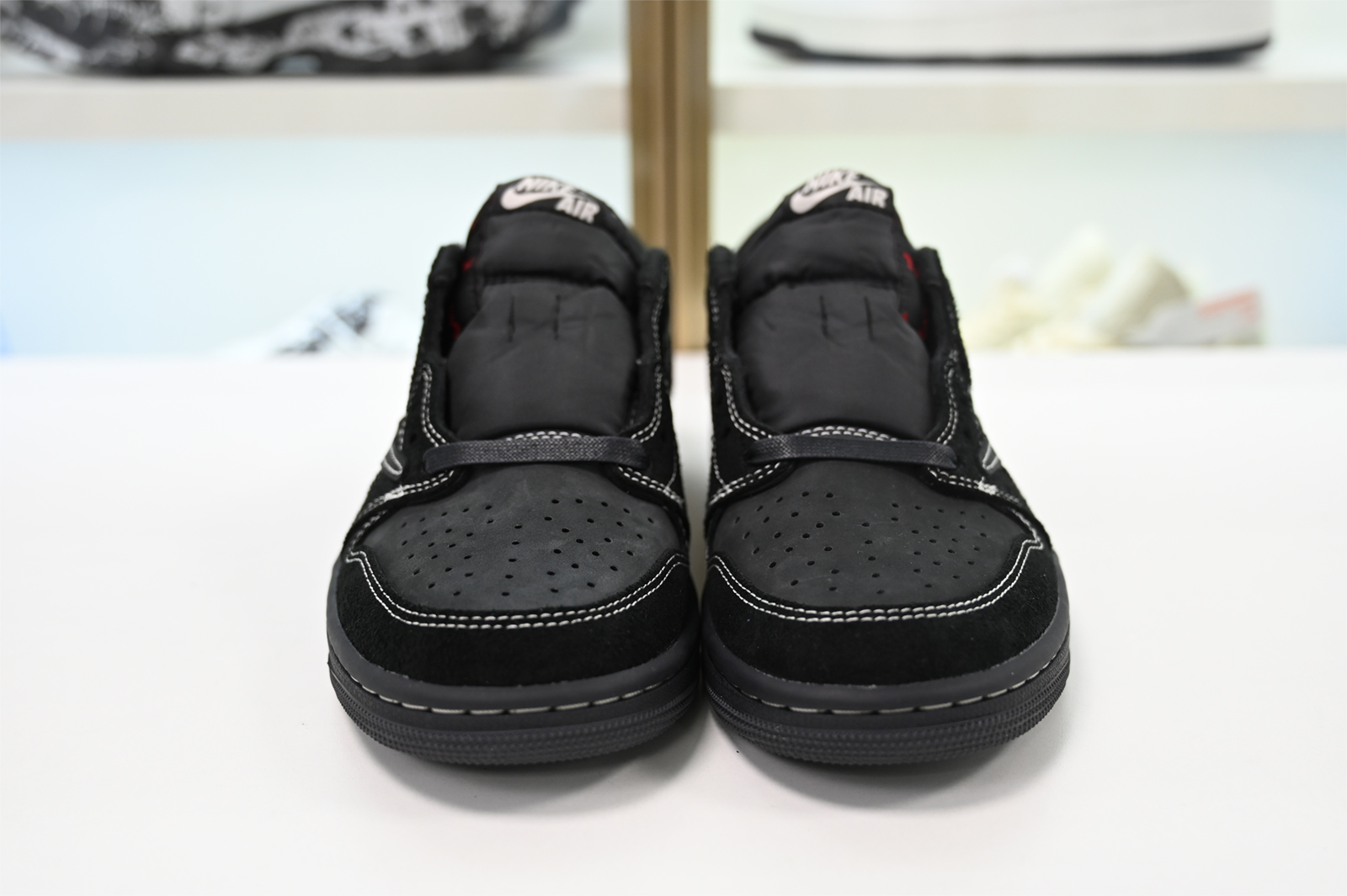 Travis Scott x Air Jordan 1 Low OG  DM7866-001