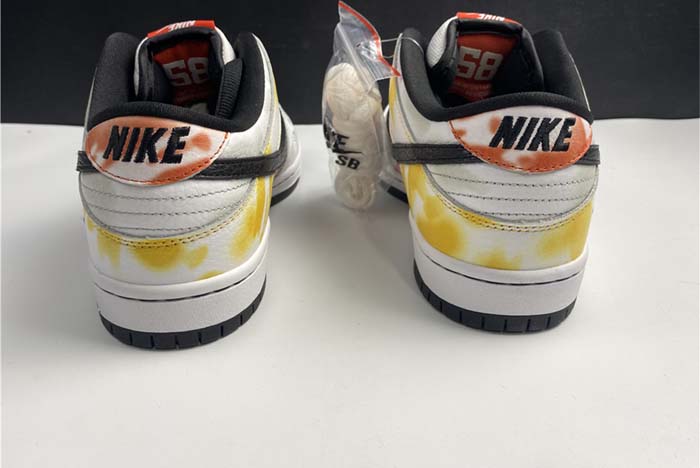 Nike SB Dunk Low“Raygun” BQ6832-101