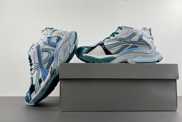 Balenciaga 7.5  Runner Sneakers  772774 W3RBW 0623