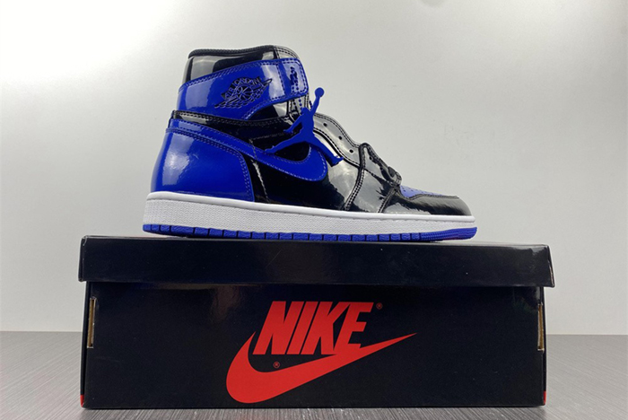 Air Jordan 1 Retro High OG  555088-404