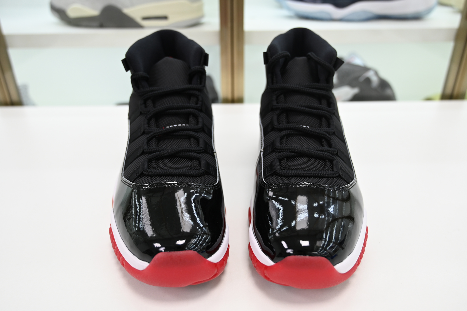 AIR JORDAN 11 BRED 2019 378037-061