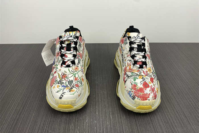 x  BALENCIAGA 1.0   677195 UL110 8461