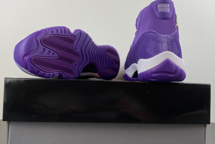 Air Jordan 11 CT8012-555