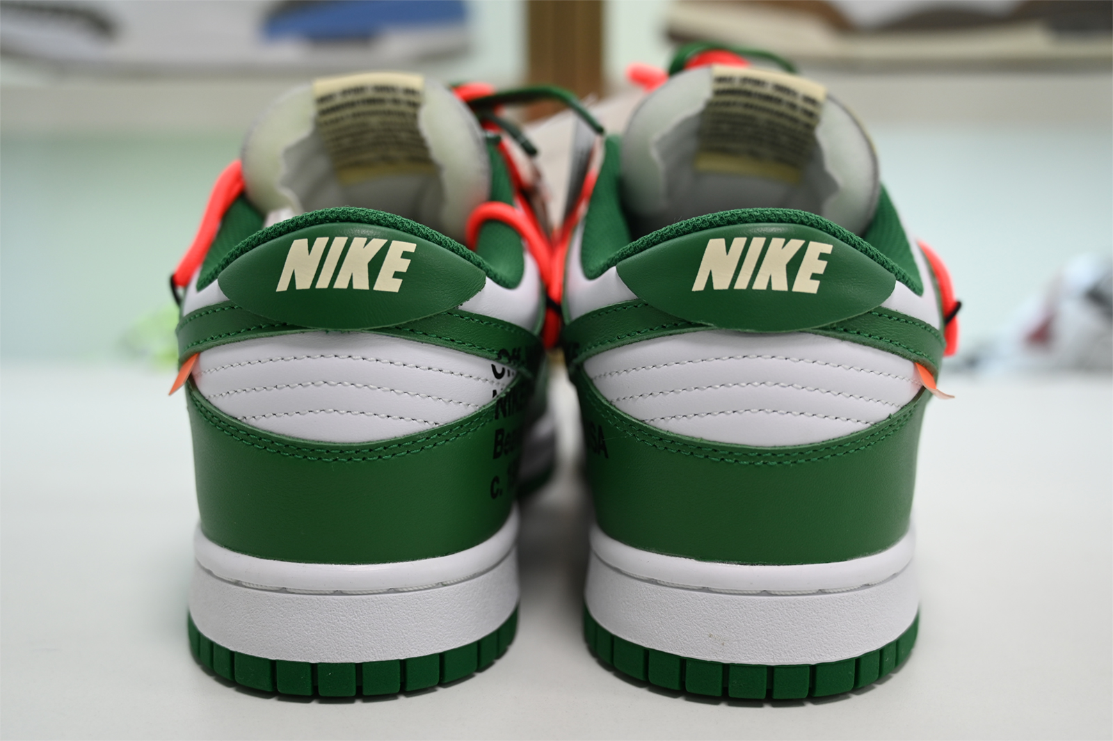 Off-White  NIKE DUNK LOW PINE GREEN CT0856-100