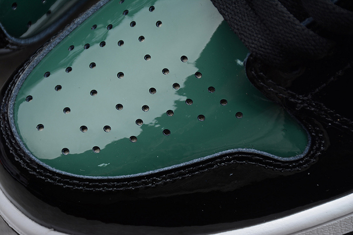 Air Jordan 1 High OG "Solefly Friends & Family" - AV3905-038